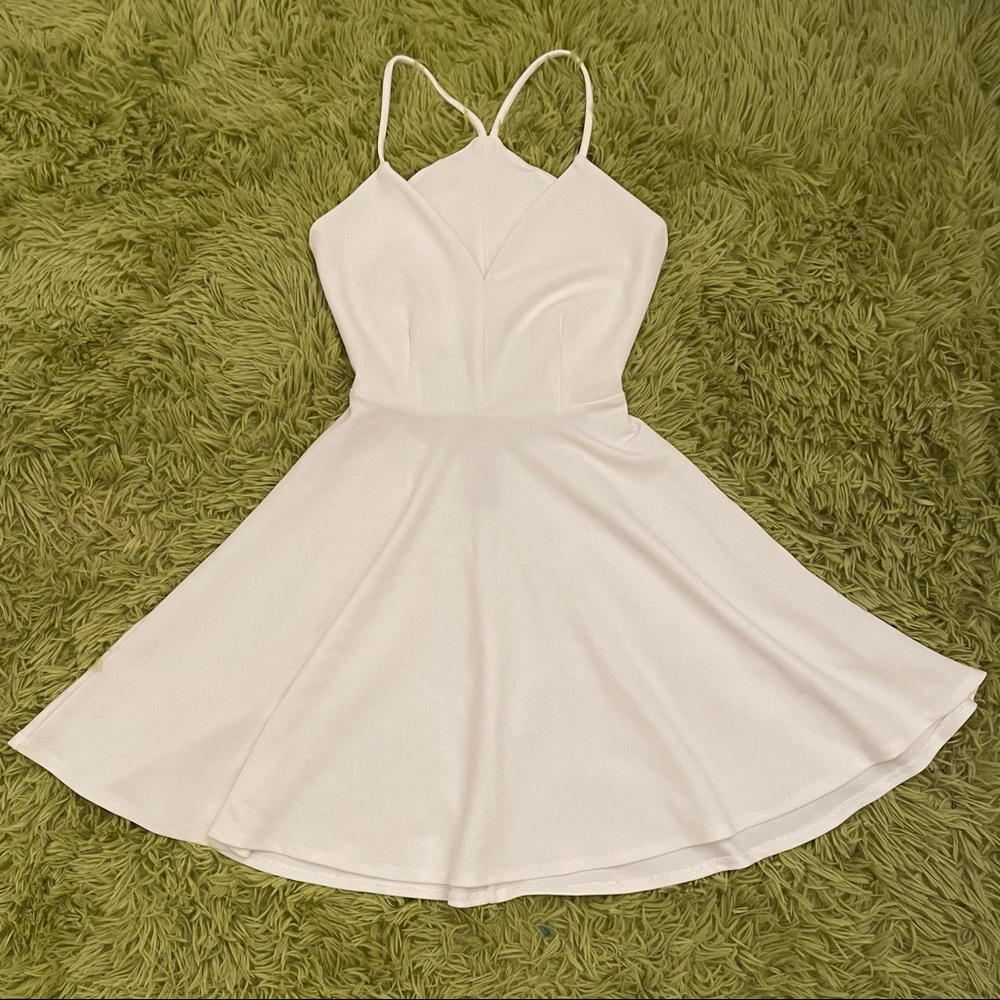 White V-line Dress